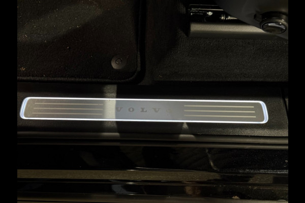 Volvo XC90 T8 Hybride Plus Dark 21 inch 7 Zits All Black 455pk 360 camera