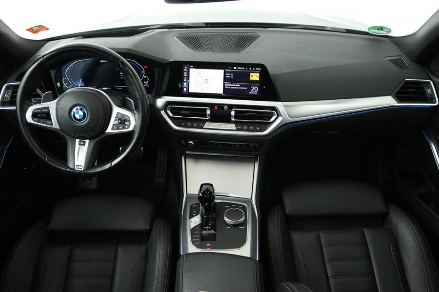 BMW 3 Serie Touring 330e High Executive (PANORAMADAK, TREKHAAK, STOELVERWARMING, ACHTERUITRIJCAMERA, STUURVERWARMING)