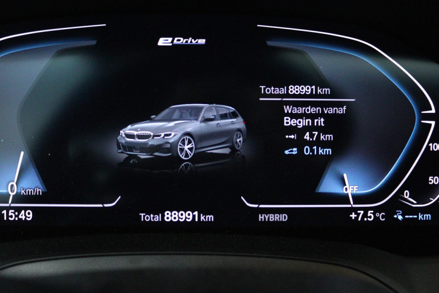 BMW 3 Serie Touring 330e High Executive (PANORAMADAK, TREKHAAK, STOELVERWARMING, ACHTERUITRIJCAMERA, STUURVERWARMING)