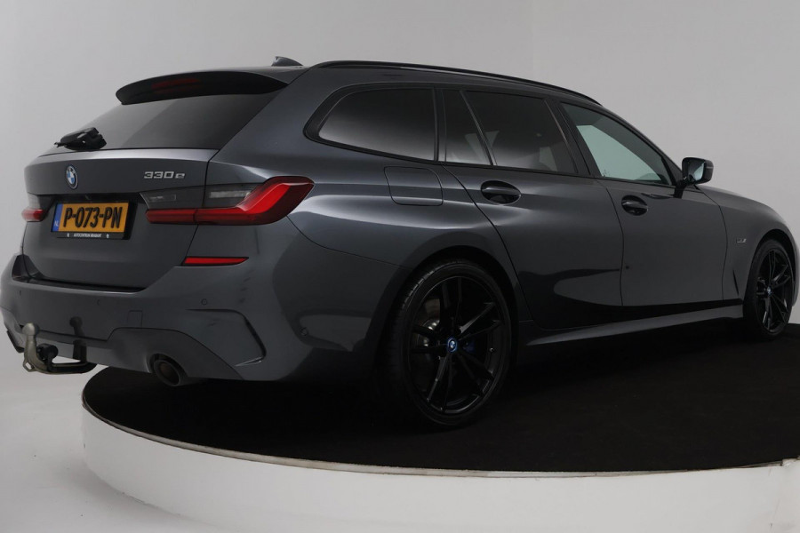 BMW 3 Serie Touring 330e High Executive (PANORAMADAK, TREKHAAK, STOELVERWARMING, ACHTERUITRIJCAMERA, STUURVERWARMING)