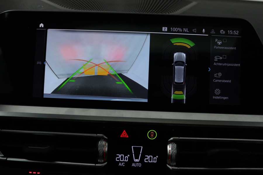 BMW 3 Serie Touring 330e High Executive (PANORAMADAK, TREKHAAK, STOELVERWARMING, ACHTERUITRIJCAMERA, STUURVERWARMING)
