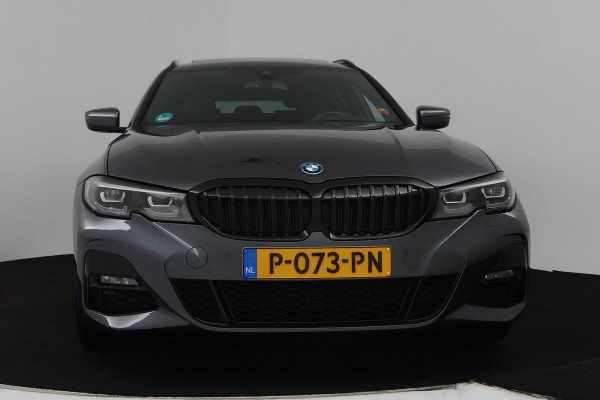 BMW 3 Serie Touring 330e High Executive (PANORAMADAK, TREKHAAK, STOELVERWARMING, ACHTERUITRIJCAMERA, STUURVERWARMING)