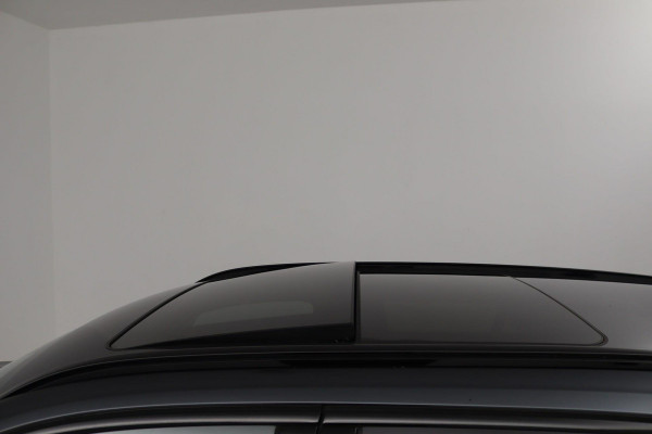 BMW 3 Serie Touring 330e High Executive (PANORAMADAK, TREKHAAK, STOELVERWARMING, ACHTERUITRIJCAMERA, STUURVERWARMING)