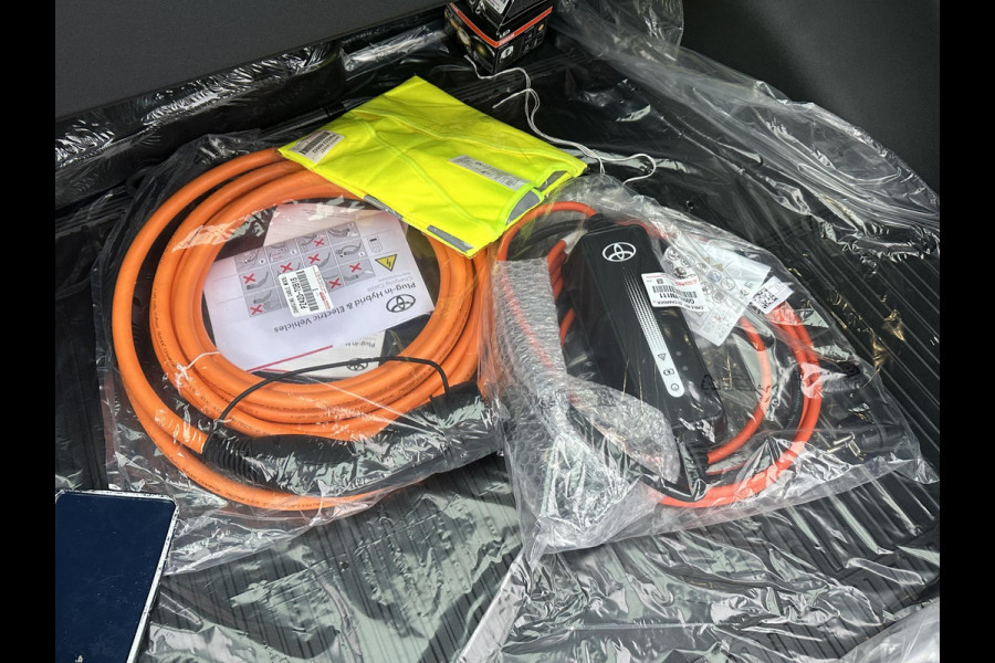 Toyota Bz4x Active 71 kWh 3 FASE| NIEUWE AUTO!!| 10 JAAR VOLLEDIGE FABRIEKSGARANTIE TOYOTA!| WARMTEPOMP| ADAPTIVE CRUISE| ACHTERUITRIJ CAMERA|