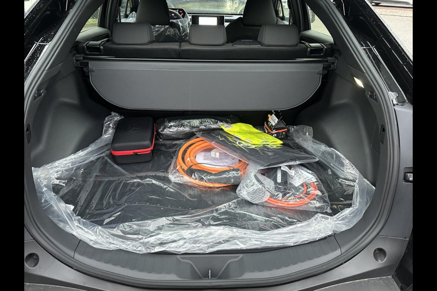 Toyota Bz4x Active 71 kWh 3 FASE| NIEUWE AUTO!!| 10 JAAR VOLLEDIGE FABRIEKSGARANTIE TOYOTA!| WARMTEPOMP| ADAPTIVE CRUISE| ACHTERUITRIJ CAMERA|