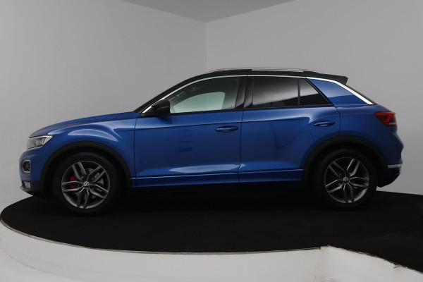 Volkswagen T-Roc 1.5 TSI Sport Business R (PANORAMADAK, STOEL/STUUR VERWARMING, DIGITALE COCKPIT, ACHTERUITRIJCAMERA)