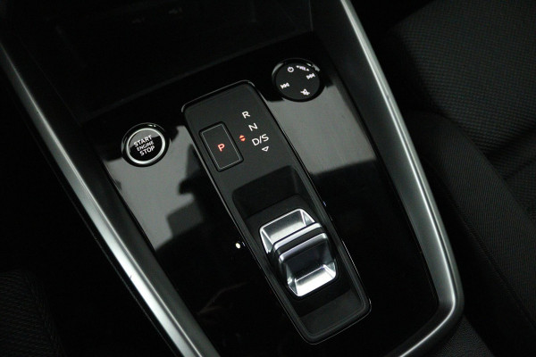 Audi A3 Sportback 30 TFSI Advanced edition (LANE-ASSIST, PARKEERSENSOREN, CRUISE CONTROL ADAPTIEF, DIGITALE COCKPIT, AUTOMAAT)