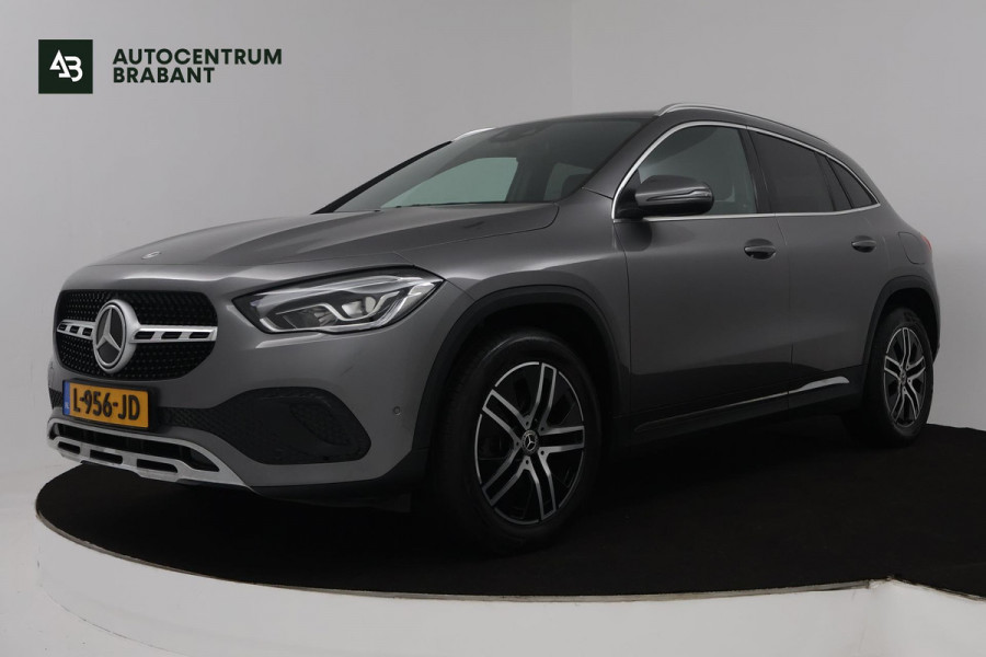 Mercedes-Benz GLA 180 Business Solution Luxury (SFEERVERLICHTING, STOELVERWARMING, CRUISE CONTROL, ACHTERUITRIJCAMERA)