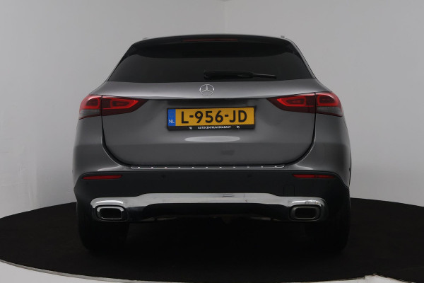 Mercedes-Benz GLA 180 Business Solution Luxury (SFEERVERLICHTING, STOELVERWARMING, CRUISE CONTROL, ACHTERUITRIJCAMERA)