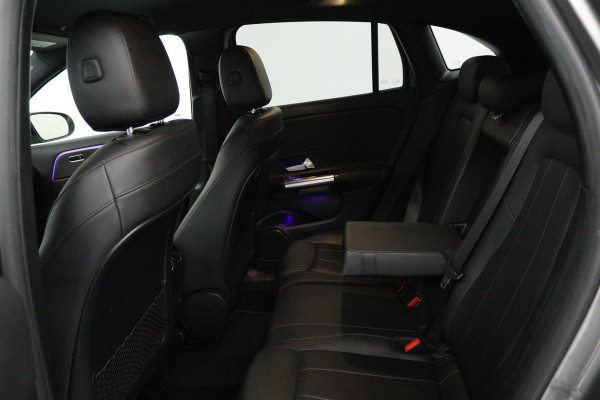 Mercedes-Benz GLA 180 Business Solution Luxury (SFEERVERLICHTING, STOELVERWARMING, CRUISE CONTROL, ACHTERUITRIJCAMERA)