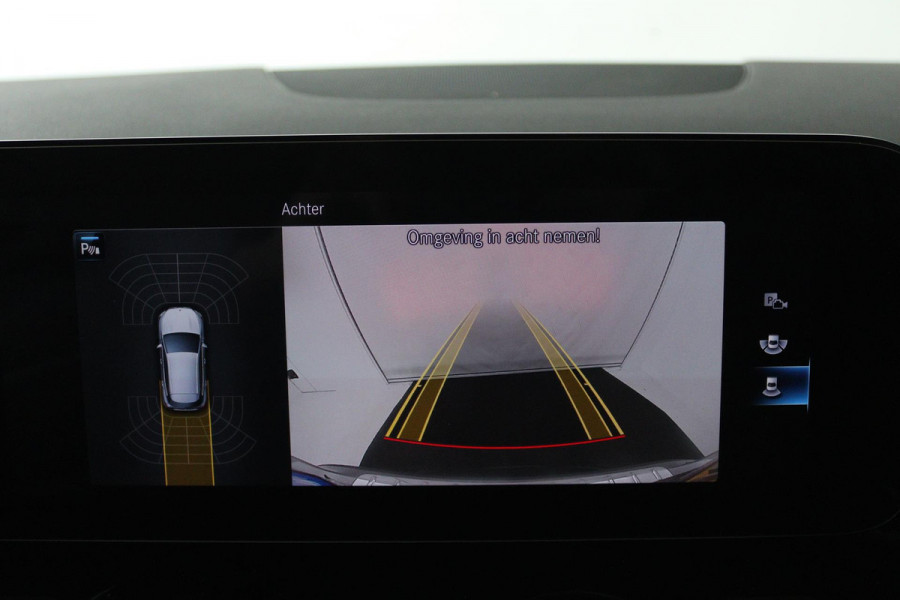 Mercedes-Benz GLA 180 Business Solution Luxury (SFEERVERLICHTING, STOELVERWARMING, CRUISE CONTROL, ACHTERUITRIJCAMERA)