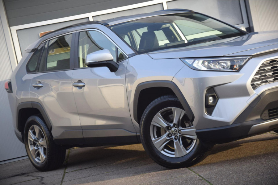 Toyota RAV4 2.0 VVT-iE Active 2000KG trekgewicht! TREKHAAK/APPLE CARPLAY/LED KOPLAMPEN