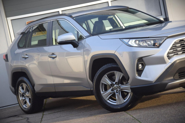 Toyota RAV4 2.0 VVT-iE Active 2000KG trekgewicht! TREKHAAK/APPLE CARPLAY/LED KOPLAMPEN