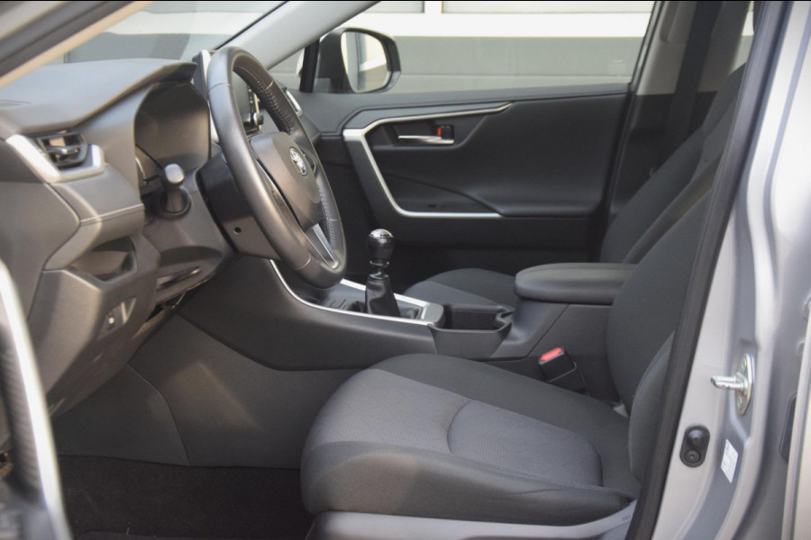 Toyota RAV4 2.0 VVT-iE Active 2000KG trekgewicht! TREKHAAK/APPLE CARPLAY/LED KOPLAMPEN