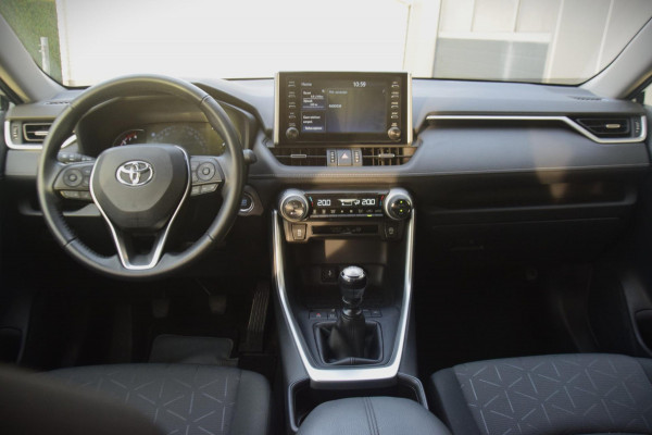 Toyota RAV4 2.0 VVT-iE Active 2000KG trekgewicht! TREKHAAK/APPLE CARPLAY/LED KOPLAMPEN