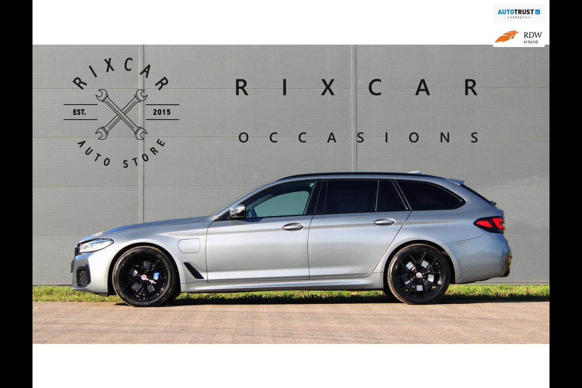 BMW 5 Serie Touring 530e xDrive BusinessEditionPlus Laser Schaalstoelen HUD !!NIEUWBINNEN!!