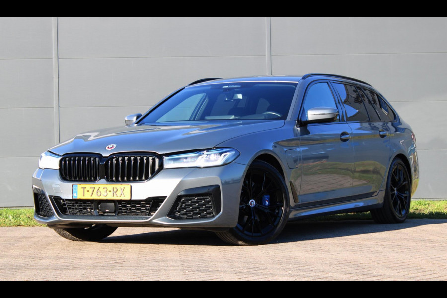 BMW 5 Serie Touring 530e xDrive BusinessEditionPlus Laser Schaalstoelen HUD !!NIEUWBINNEN!!