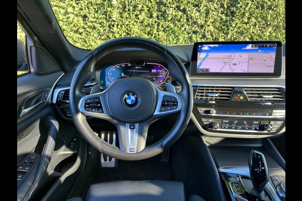 BMW 5 Serie Touring 530e xDrive BusinessEditionPlus Laser Schaalstoelen HUD !!NIEUWBINNEN!!