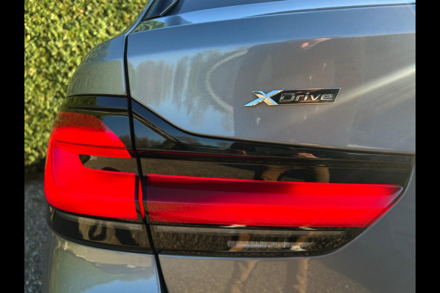 BMW 5 Serie Touring 530e xDrive BusinessEditionPlus Laser Schaalstoelen HUD !!NIEUWBINNEN!!
