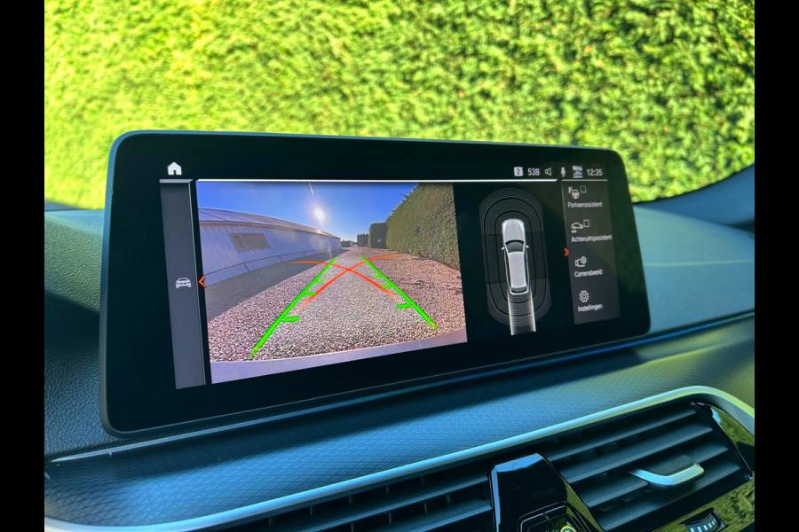 BMW 5 Serie Touring 530e xDrive BusinessEditionPlus Laser Schaalstoelen HUD !!NIEUWBINNEN!!