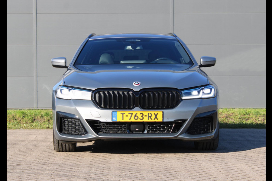 BMW 5 Serie Touring 530e xDrive BusinessEditionPlus Laser Schaalstoelen HUD !!NIEUWBINNEN!!