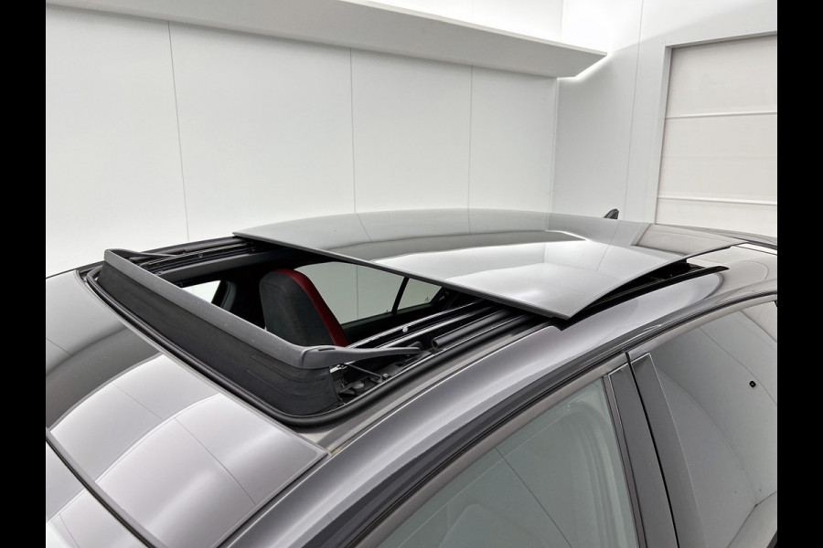 Volkswagen Golf 2.0 TSI GTI Clubsport (Panoramadak, Carplay, Camera, StoelV, SfeerV, Adapt cruise, Etc)