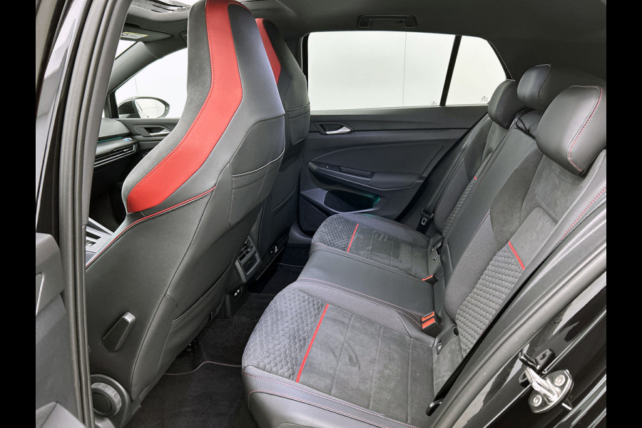 Volkswagen Golf 2.0 TSI GTI Clubsport (Panoramadak, Carplay, Camera, StoelV, SfeerV, Adapt cruise, Etc)