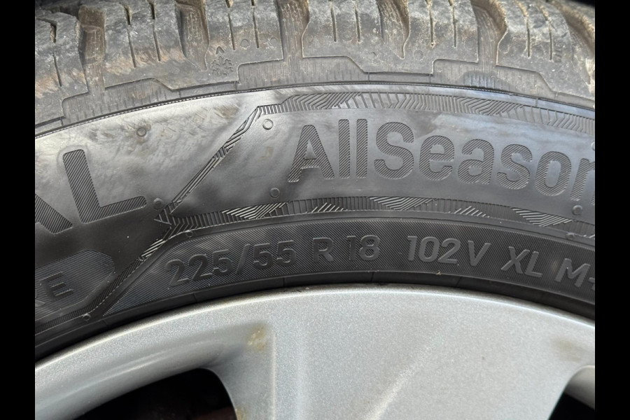 Opel Grandland X 1.2 Turbo Innovation - Navigatie / Apple CarPlay I Airco I PDC I LED I Sport velgen I Dealer onderhouden I