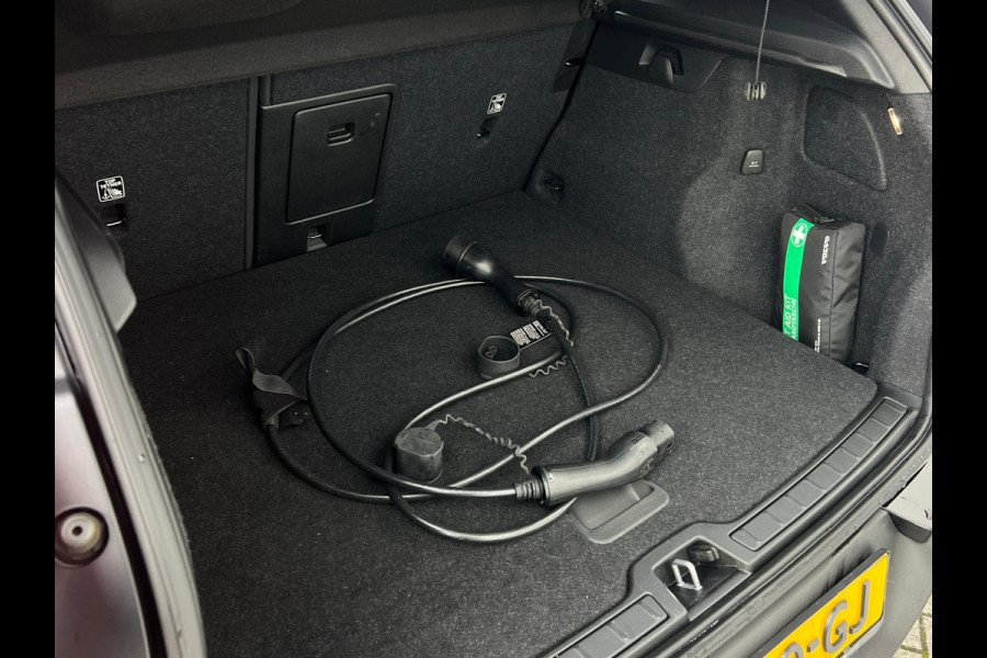 Volvo XC40 Recharge P8 AWD R-Design NL-AUTO | GOOGLE AUTOMOTIVE | WARMTEPOMP