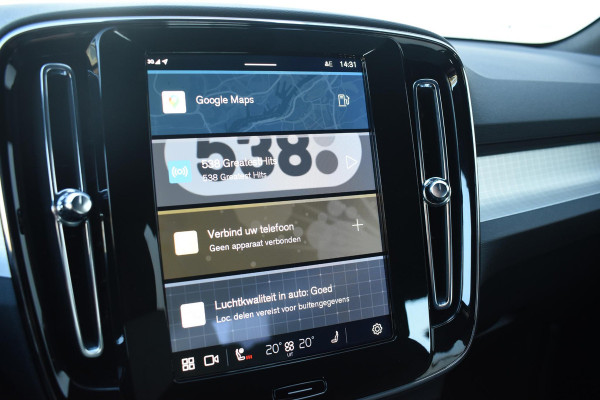 Volvo XC40 B4 211PK Automaat Plus Dark / Navigatie / Adaptive Cruise / Harman Kardon / Stuur- & Stoelverwarming / Elektrische achterklep / Achteruitrijcamera / Elektrische stoelverst. met geheugen