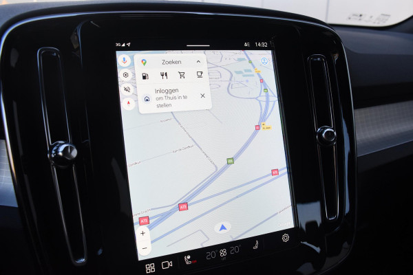 Volvo XC40 B4 211PK Automaat Plus Dark / Navigatie / Adaptive Cruise / Harman Kardon / Stuur- & Stoelverwarming / Elektrische achterklep / Achteruitrijcamera / Elektrische stoelverst. met geheugen