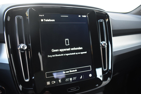 Volvo XC40 B4 211PK Automaat Plus Dark / Navigatie / Adaptive Cruise / Harman Kardon / Stuur- & Stoelverwarming / Elektrische achterklep / Achteruitrijcamera / Elektrische stoelverst. met geheugen