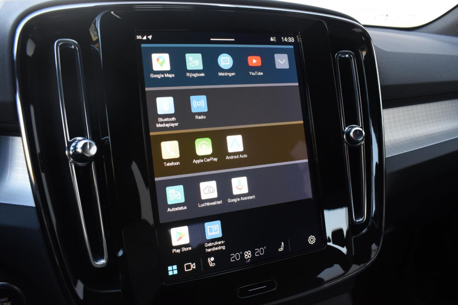 Volvo XC40 B4 211PK Automaat Plus Dark / Navigatie / Adaptive Cruise / Harman Kardon / Stuur- & Stoelverwarming / Elektrische achterklep / Achteruitrijcamera / Elektrische stoelverst. met geheugen