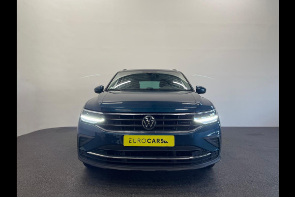 Volkswagen Tiguan 1.4 TSI 245pk eHybrid Life Business Panoramadak Navigatie Apple Carplay/Android Auto Camera Parkeersensoren Adaptive Cruise Control Elektrische achterklep Virtual Cockpit Lichtmetalen velgen Climate Control