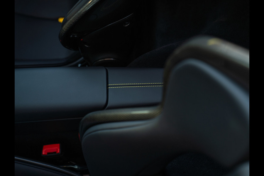 Ferrari 296 GTS 3.0 V6 | Racing Seats | Lift | JBL | Camera