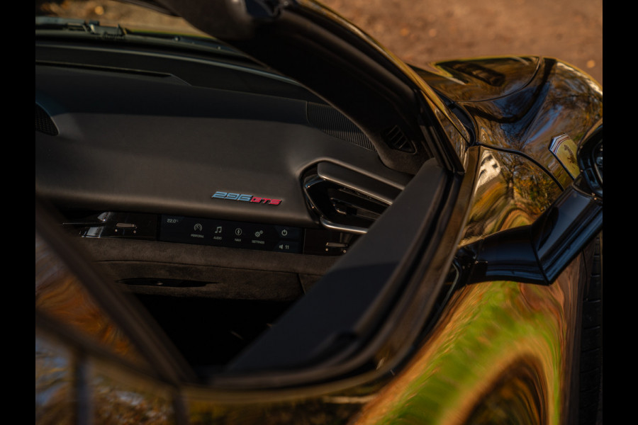 Ferrari 296 GTS 3.0 V6 | Racing Seats | Lift | JBL | Camera