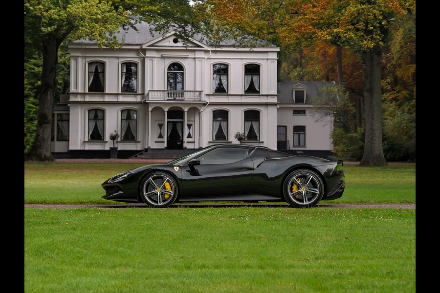 Ferrari 296 GTB 3.0 V6 | Lift | CarPlay | Racing Seats | Adapt. koplampen