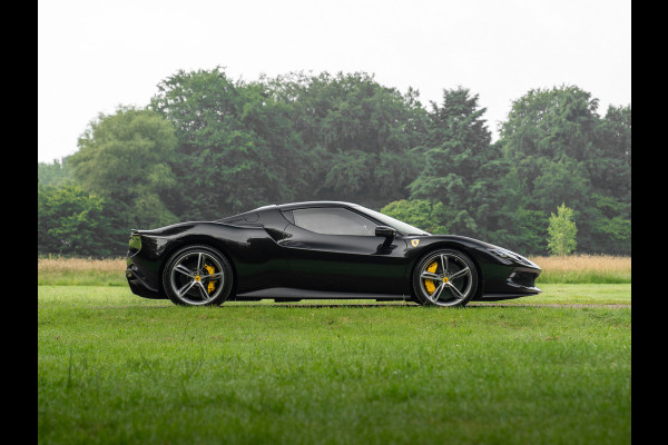 Ferrari 296 GTB 3.0 V6 | Lift | CarPlay | Racing Seats | Adapt. koplampen