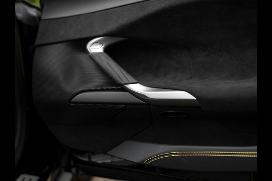 Ferrari 296 GTB 3.0 V6 | Lift | CarPlay | Racing Seats | Adapt. koplampen