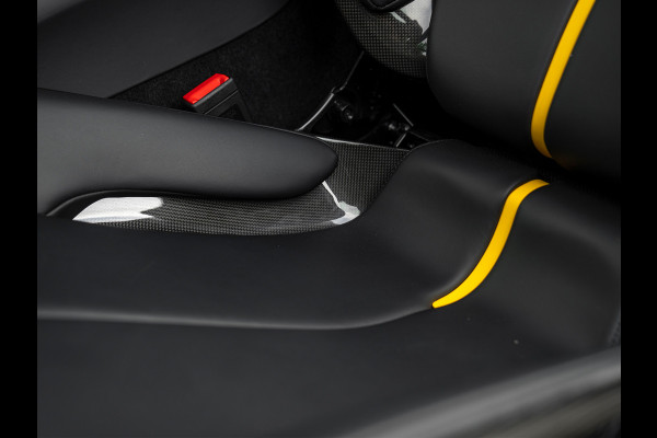 Ferrari 296 GTB 3.0 V6 | Lift | CarPlay | Racing Seats | Adapt. koplampen