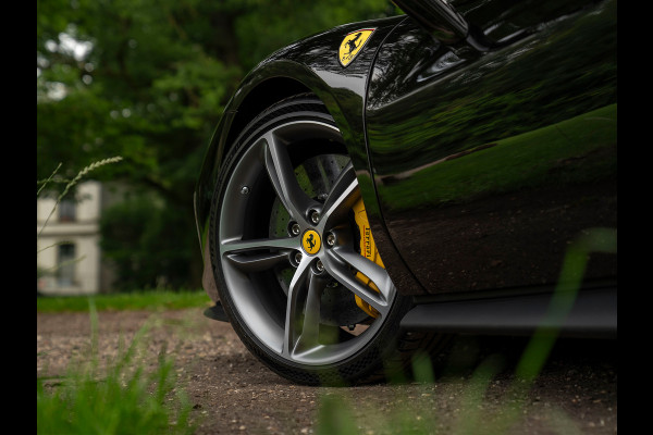 Ferrari 296 GTB 3.0 V6 | Lift | CarPlay | Racing Seats | Adapt. koplampen