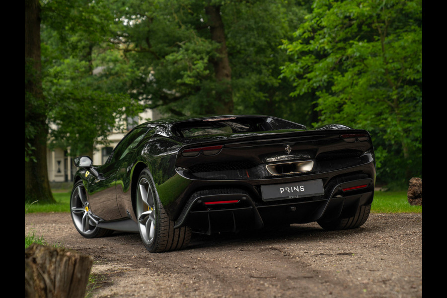 Ferrari 296 GTB 3.0 V6 | Lift | CarPlay | Racing Seats | Adapt. koplampen