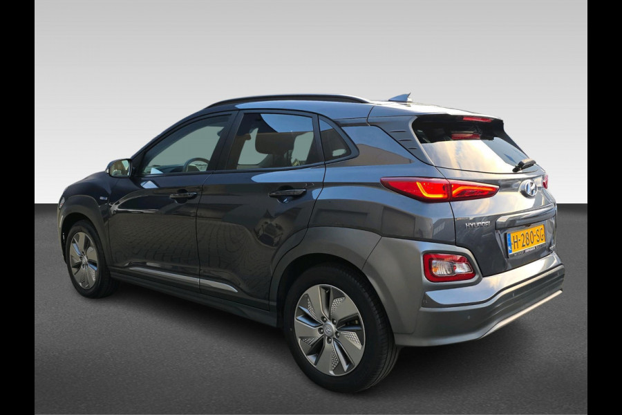 Hyundai Kona EV Premium 64 kWh | Automaat | Stoelverwarming/koeling |Stuurverwarming | Volleder | Headup Display |