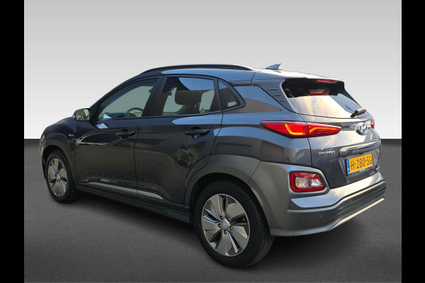 Hyundai Kona EV Premium 64 kWh | Automaat | Stoelverwarming/koeling |Stuurverwarming | Volleder | Headup Display |