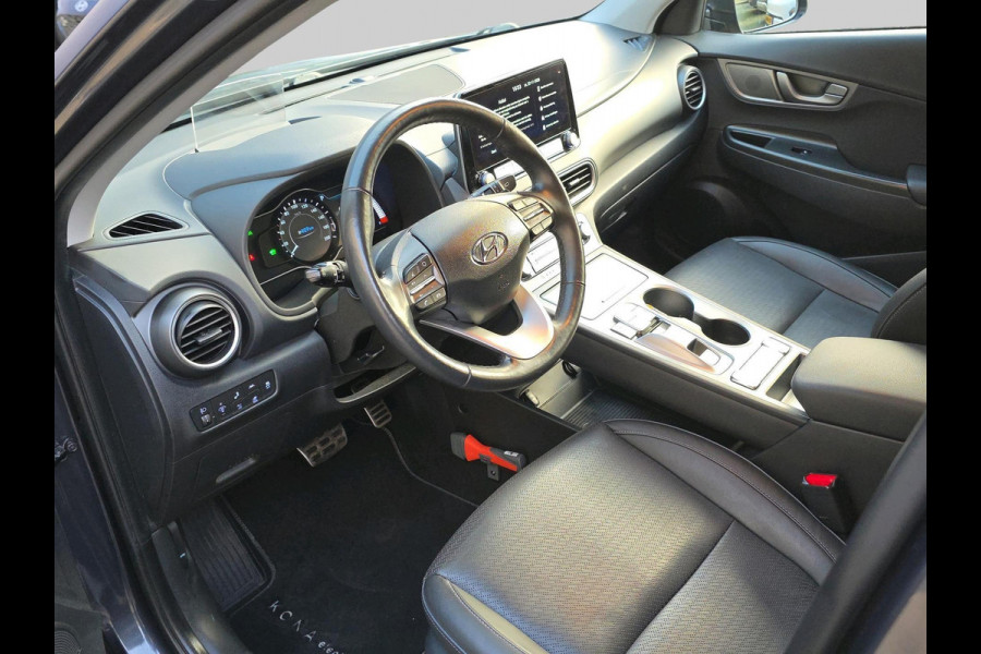 Hyundai Kona EV Premium 64 kWh | Automaat | Stoelverwarming/koeling |Stuurverwarming | Volleder | Headup Display |