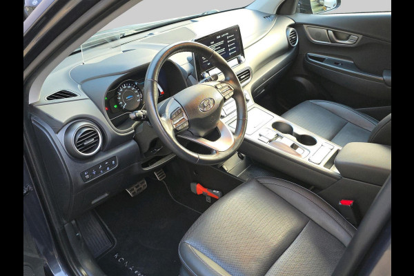 Hyundai Kona EV Premium 64 kWh | Automaat | Stoelverwarming/koeling |Stuurverwarming | Volleder | Headup Display |
