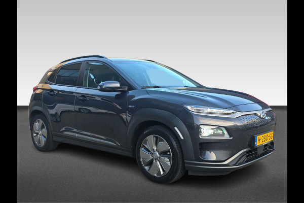 Hyundai Kona EV Premium 64 kWh | Automaat | Stoelverwarming/koeling |Stuurverwarming | Volleder | Headup Display |