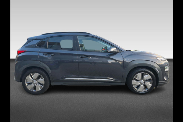 Hyundai Kona EV Premium 64 kWh | Automaat | Stoelverwarming/koeling |Stuurverwarming | Volleder | Headup Display |