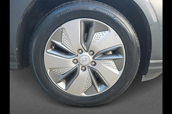 Hyundai Kona EV Premium 64 kWh | Automaat | Stoelverwarming/koeling |Stuurverwarming | Volleder | Headup Display |