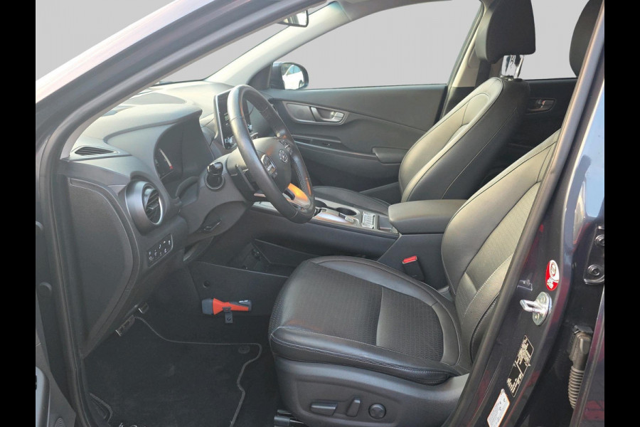 Hyundai Kona EV Premium 64 kWh | Automaat | Stoelverwarming/koeling |Stuurverwarming | Volleder | Headup Display |